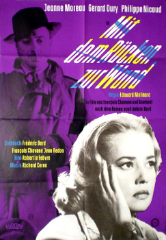 Mit dem Rücken zur Wand